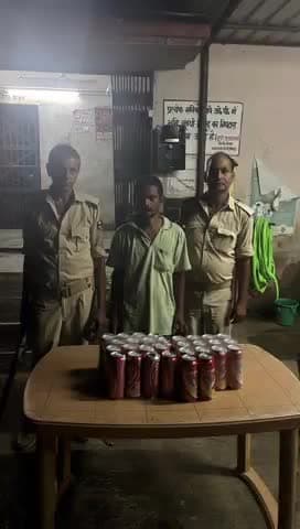 संदेश: हल्दी बांध के समीप पुलिस ने एक शराब धंधेबाज को 30 पीस बियर की बोतल के साथ पकड़ा