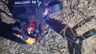 झांसी: बबीना के मानकुआ में सेना का ड्रोन गिरा, आवाज के साथ ब्लिंक लाइट देख ग्रामीण हुए दहशत में, आर्मी और पुलिस पहुंची