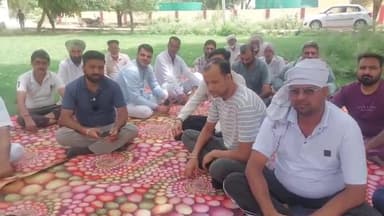 अनूपगढ़: अनूपगढ़ में पेयजल सप्लाई सुचारू नहीं होने पर स्थानीय लोगों ने जलदाय विभाग के कार्यालय के बाहर दिया धरना #jansamasya