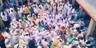 बागपत: BKU ने फर्जी मुकदमे दर्ज कर पीड़ितों को जेल भेजने और थानों में भ्रष्टाचार के विरोध में SP कार्यालय में दिया धरना