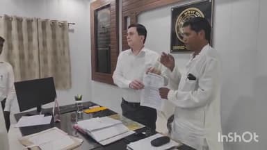 बलरामपुर: समाजसेवी आदिल हुसैन ने अपर जिलाधिकारी न्यायिक को कलेक्ट्रेट में विभिन्न मांगों को लेकर सौंपा ज्ञापन