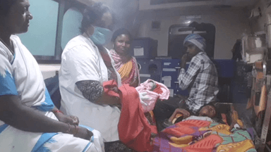 మల్హర్ రావు: 108 వాహనంలో గర్భిణీ స్త్రీ ప్రసవం, తల్లి బిడ్డ, ఇరువురు క్షేమం