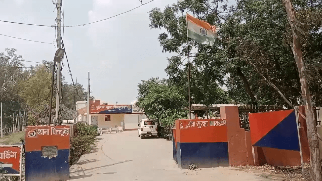 पिल्लूखेड़ा: गांव भम्भेवा में धान व पराली में आग लगाने के मामले में अज्ञात के खिलाफ FIR दर्ज