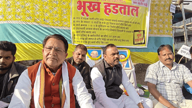 आज शाढ़ौरा में श्री रवि मोहने जी द्वारा भूख हड़ताल में शामिल हुए विधायक जी #ams