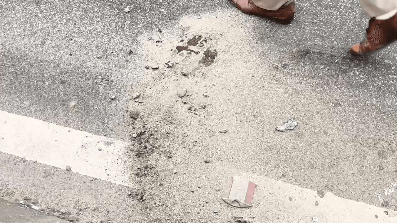 திருவொற்றியூர்: திருவொற்றியூர் எண்ணூர் விரைவு சாலையில் இரு சக்கர வாகனத்தில் வந்த முதியவர் மீது லாரி மோதி சம்பவ இடத்தில் பலி
