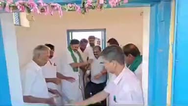 காங்கேயம்: நாகமநாயக்கன்பட்டி வட்டமலைகரை ஓடை நீர்த்தேக்கத்திலிருந்து அமைச்சர் சாமிநாதன் பாசனப்பகுதிகளுக்கு  தண்ணீரை திறந்து வைத்தார்