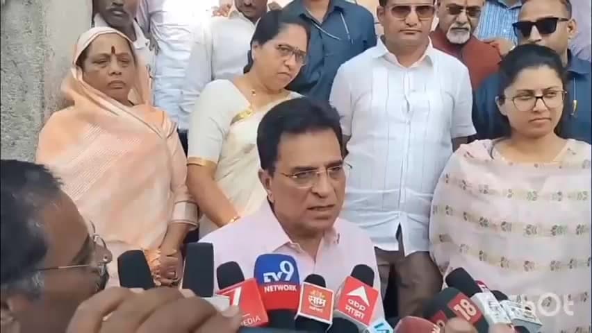 पारोळा: एका महिन्यात या बोगस जन्म नोंदी चा छडा लागेल, किरीट सोमय्या यांची रताळे भाटपुरा गावात भेट