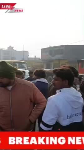 कोतवाली डिडौली हाईवे पर हुआ बड़ा हादसा दो युवक वाईक पर सबार होकर जा रहें थे पिछे से कार ने आकर मारी टकर #डिडौली कोतवाली