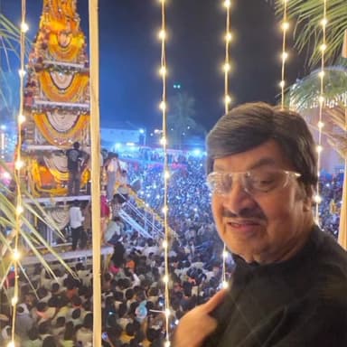 ಚಿತ್ತಾಪುರ: ನಾಲವಾರ ಗ್ರಾಮದ ಶ್ರೀ ಕೋರಿ ಸಿದ್ದೇಶ್ವರ ಜಾತ್ರೆಯಲ್ಲಿ ನಟ ಪ್ರಣಯರಾಜ್ ಶ್ರೀನಾಥ್ ಭಾಗಿ