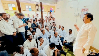 रोहा: रोहा येथे आगामी रायगड जिल्हा परिषद व पंचायत समिती निवडणुकीच्या पार्श्वभूमीवर बैठक