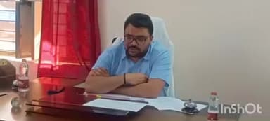 అమ్రాబాద్: నల్లమల్ల చెంచుపెంటల్లో గవర్నర్ నిధులతో చేపట్టిన అభివృద్ధి పనులపై నాగర్ కర్నూల్ కలెక్టర్ సమీక్ష