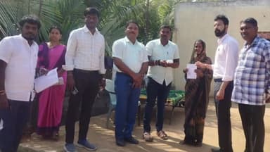 ವಡಗೇರಾ: ಗುಂಡಗುರ್ತಿ ಗ್ರಾಮದಲ್ಲಿ ಕರ ವಸೂಲಿಗೆ ಮನೆ ಬಾಗಿಲಿಗೆ ಬಂದ ಜಿ ಪಂಪ್ ಸಿಇಒ ಲವೀಶ್ ಒರಡಿಯಾ