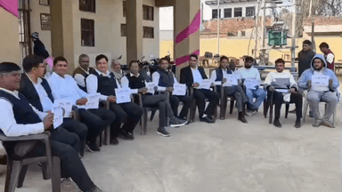 हसनपुर: हसनपुर उप-तहसील में नायब तहसीलदार की मनमानी और अवैध वसूली के खिलाफ अधिवक्ताओं ने शुरू की हड़ताल