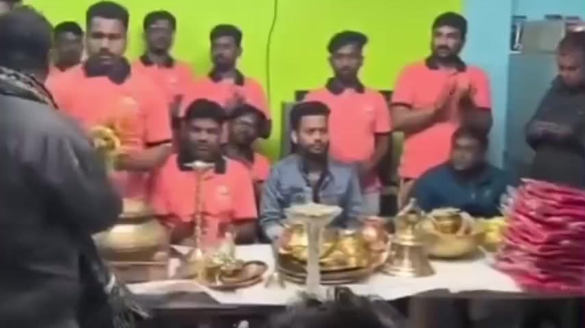 নবগ্রাম: নবগ্রামে মন্দিরে চুরির পর বন্ধ হতে বসে ছিল সরস্বতী পুজো, পুজো কমিটির পাশে দাঁড়ালো ভাগ্য মানব কল্যাণ ট্রাস্ট