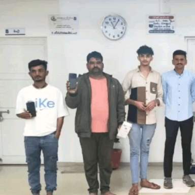 ધોરાજી: સીઇઆર પોર્ટલની મદદથી ગુમ થયેલ 12 મોબાઈલ શોધી તેના મૂળ માલિકોને પરત કરતી ધોરાજી સીટી પોલીસ