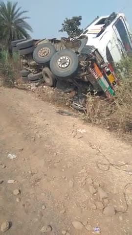 karariya petrol pump ke aage ka tatkal ka mamla truck aur bike ka accident