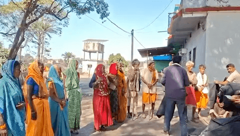 विधायक Prakash Ram लिए दिए हुए kamaal चमातू में आज वितरण हुआ है