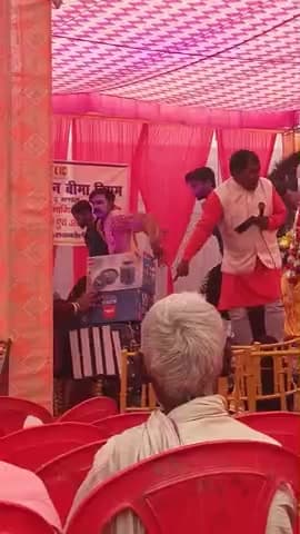 Shri Ganesh Ji Ki Aarti🙏🙏
#god #ganesh #arti #dalmau #masantosimandir #temple #followers #explore #shorts #