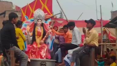 फेनहारा: फेनहारा थाना क्षेत्र के सभी पूजा पंडालों में आयोजित सरस्वती पूजा का समापन, सभी मूर्तियों का किया गया विसर्जन