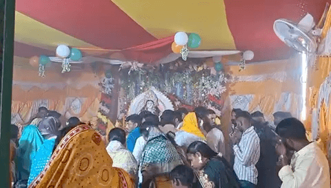 राजकीय प्राथमिक विद्यालय चमातु सिकोड़ो लोग ने लि भा राजकीय प्राथमिक विद्यालय जमातों में सैकड़ों logon ke लिए bhagn Pooja में