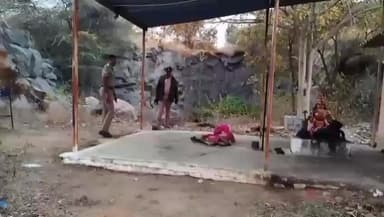 மேட்டூர்: பொன் நகர் பகுதியில் பெயிண்டர் கொலை வழக்கில் சேலம் நீதிமன்றத்தில் சரண் அடைந்த சிறுவன்