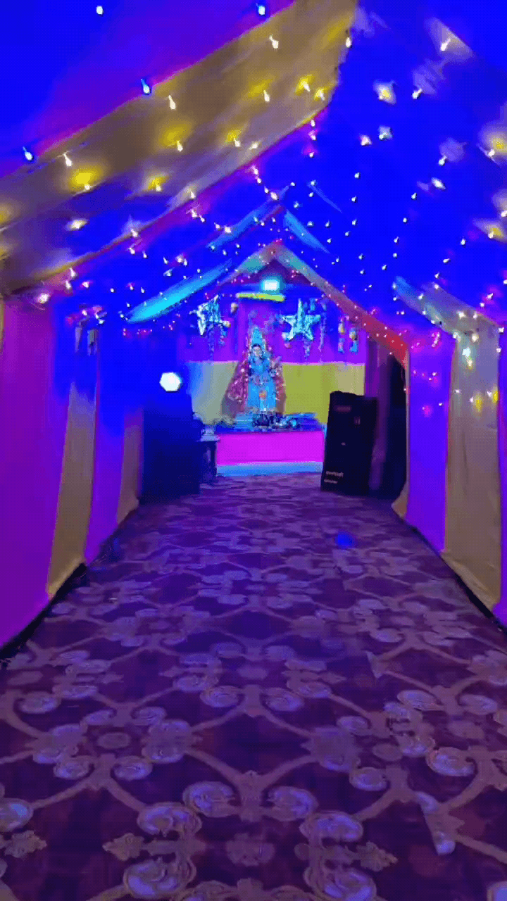 ग्राम बरनी भोजपुर काली मंदिर के पास मां सरस्वती को भव्य पंडाल में स्वागत किया गया।