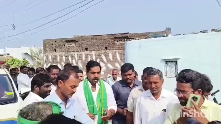 పర్వతగిరి: చౌటుపల్లి గ్రామంలో జాతీయ గ్రామీణ ఉపాధి హామీ పథకం పేరు మార్పునకు నిరసనగాఉపాధి హామీకులతో గ్రామసభ