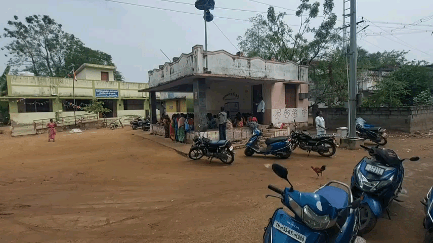 இலுப்பூர்: திருவேங்கைவாசல் ஊராட்சி குருக்களப்பட்டி நடைபெற்ற கிராம சபை கூட்டத்தில் ஏராளமான மக்கள் பங்கேற்பு ஊராட்சி மன்ற செயலாளர் தலைமை நடைபெற்றது