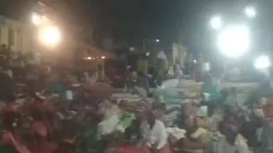 నార్కెట్​పల్లి: చెరువు గట్టు శ్రీ పార్వతి గిరిజన రామలింగేశ్వర స్వామి ఆలయంలో కిక్కిరిసిన భక్తులు