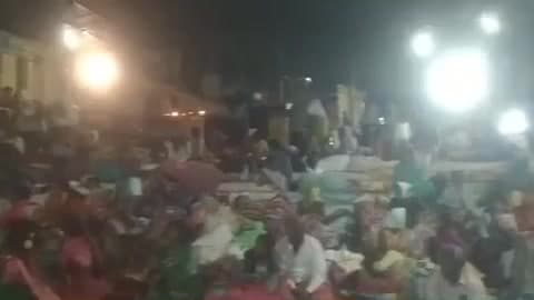 నార్కెట్​పల్లి: చెరువు గట్టు శ్రీ పార్వతి గిరిజన రామలింగేశ్వర స్వామి ఆలయంలో కిక్కిరిసిన భక్తులు