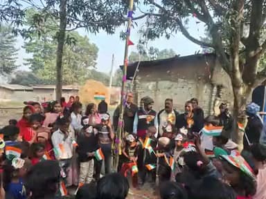 Sohagpur koloni me jhanda tulan kiya gaya