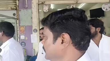 தாம்பரம்: ரத்தினமங்கலம் பகுதியில் அதிமுக சார்பில் துண்டு பிரசுரங்கள் விநியோகிக்கப்பட்டது