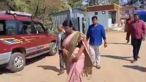 தோவாளை: திருட்டுவிளையில் பேருந்து நிலைய பணிகளை மாவட்ட ஆட்சியர் ஆய்வு செய்தார்.