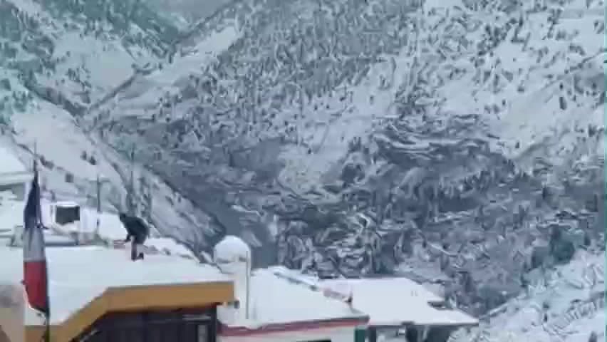 पूह: कानम क्षेत्र में बर्फबारी के बाद पैदल मार्ग जाम, प्रशासन ने लोगों से एहतियात बरतकर सफर करने का किया आग्रह
