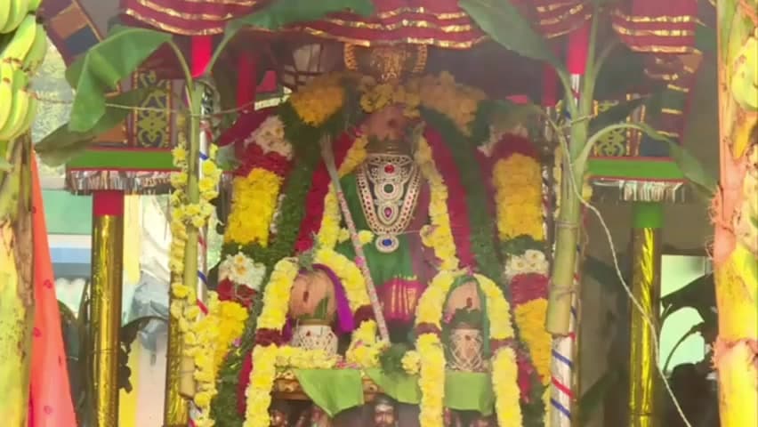 பெரம்பூர்: 100 ஆண்டுகள் பழமையான சேமாத்த அம்மன் ஆலய குடமுழுக்கு - விண்ணைப் பிளந்த ஓம் சக்தி கோஷம்