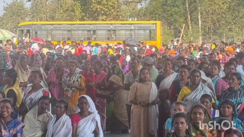 খুমটাই: খুমটাইৰ সেন্দুৰীটিং, খুমটাই, লেটেকুজান চাহ বাগিচা এটি কলি দুটি পাত আঁচনিৰ চেক বিতৰণ বিধায়ক মৃণাল শইকীয়াৰ