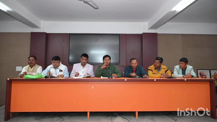 নাহৰকটীয়া: নাহৰকটীয়া মণ্ডল কাৰ্য্যালয়ত অনুষ্ঠিত বিজেপি গুৰুত্বপূৰ্ণ সভাত অংশগ্ৰহন কৰিলে বিধায়ক তৰংগ গগৈয়ে