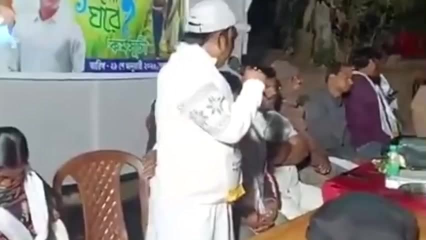 পাঁশকুড়া: পাঁশকুড়া পৌরসভার ৬ নম্বর ওয়ার্ডে তৃণমূল কংগ্রেসের লক্ষ্মী এলো ঘরে কর্মসূচি উপস্থিত পাঁশকুড়া শহর TMC সভাপতি