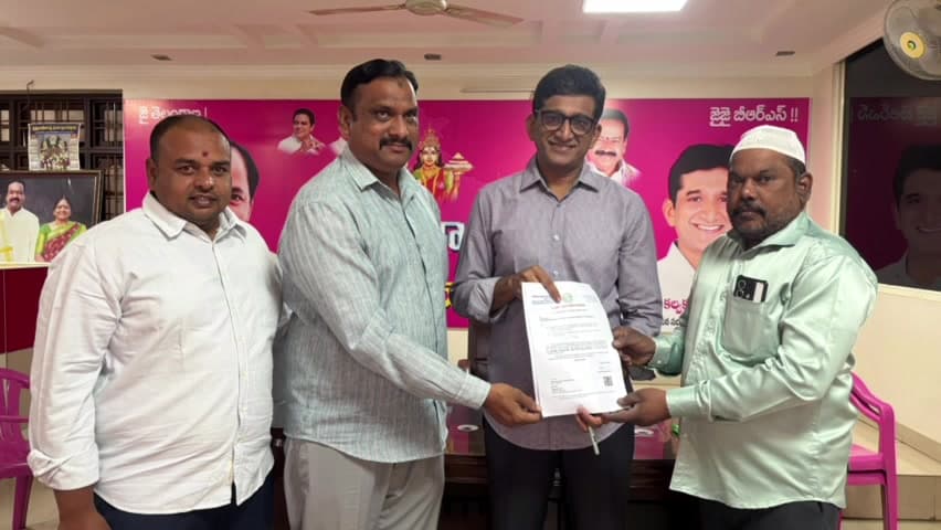మెట్‌పల్లి: మంజూరైన 1,50,000/- ఏల్వోసీ ని అందించిన కోరుట్ల ఎమ్మెల్యే డాక్టర్ కల్వకుంట్ల సంజయ్