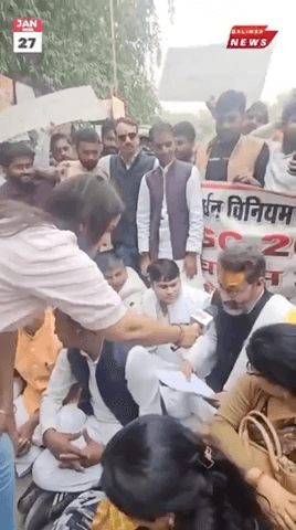 UGC क्यूं जरूरी है, क्यूं नहीं है उस पर डिस्कशन चलता रहेगा।

लेकिन पहले इनको सुन लो क्यूं जरूरी है।

#UGCRegulation #UGC_काला_कानून_वापस_लो