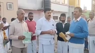 குந்தா: கல்லக்கொரையில் 100 நாள் வேலை திட்டத்தை 150 நாட்களாக அதிமுகவின் தேர்தல் வாக்குறுதி  துண்டு பிரசுரத்தை வழங்கி வாக்கு சேகரிப்பு
