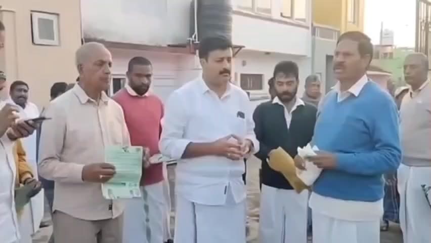 குந்தா: கல்லக்கொரையில் 100 நாள் வேலை திட்டத்தை 150 நாட்களாக அதிமுகவின் தேர்தல் வாக்குறுதி  துண்டு பிரசுரத்தை வழங்கி வாக்கு சேகரிப்பு