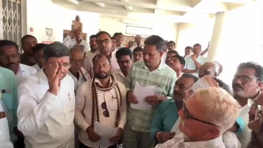 धामणगाव रेल्वे: जनता दरबारात धामणगावात दोनशे  तक्रारी,आमदार प्रताप अडसड यांनी साधला प्रत्येक सर्वसामान्य माणसाची संवाद