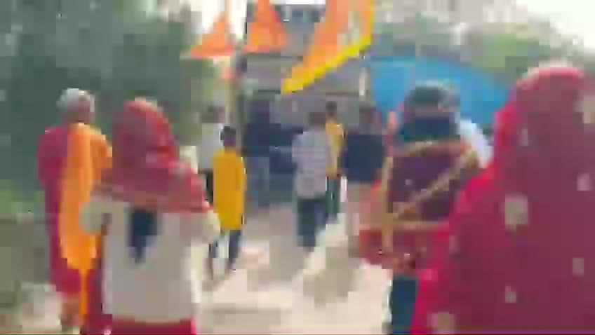 धोली मुरौल: बखरी गांव में सिद्धिनाथ महादेव की प्राण प्रतिष्ठा, 251 कन्याओं ने गाजे-बाजे के साथ निकाली कलश शोभायात्रा