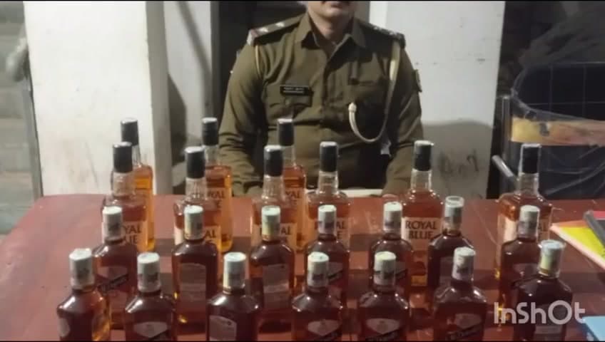 चिरैया: चिरैया पुलिस ने नेपाली शराब के साथ एक बाइक को किया ज़ब्त