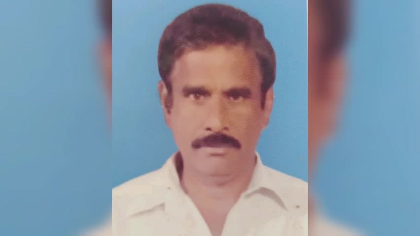 சின்ன சேலம்: வாசுதேவனூர் பகுதியில் உள்ள தனியார் கல்லூரி முன்பு முன்னாள் சென்ற கண்டெய்னர் லாரி மீது பைக் மோதி விபத்தில் அரசு பேருந்து நடத்துனர் உயிரிழப்பு