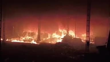 മഞ്ചേശ്വരം: കുമ്പള അനന്തപുരം വ്യവസായ എസ്റ്റേറ്റിൽ വൻ തീപിടുത്തം