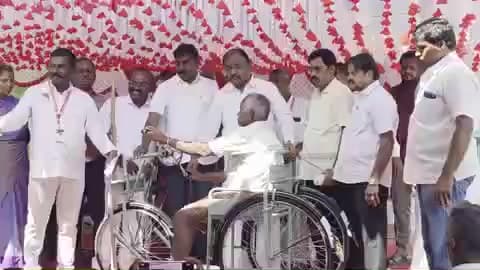 கலசபாக்கம்: வலிப்பு வந்த மாற்றுத்திறனாளிக்கு உதவிய பொதுப்பணித்துறை அமைச்சரின் மகனும் மருத்துவர் ஏ.வ.வே கம்பன்