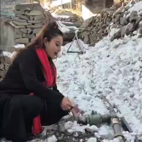 निचार: ज़िले के सुंगरा क्षेत्र के पैदल मार्गों में शरारती तत्वों ने तोड़ी शराब की बोतलें, युवती ने वीडियो किया जारी