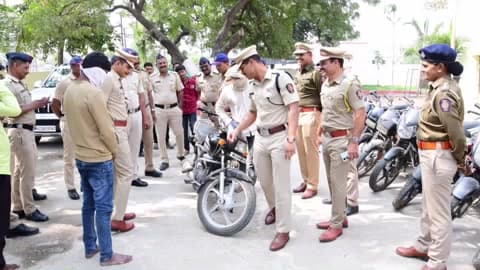 पालम: पालम पोलिसांनी चोरीला गेलेली बारा दुचाकी वाहने केली जप्त